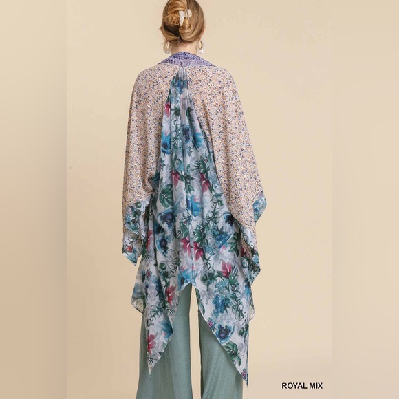 NWT Umgee Mixed Floral Print Metallic Foil Detail Open Front Angel Wing … - Picture 3 of 3